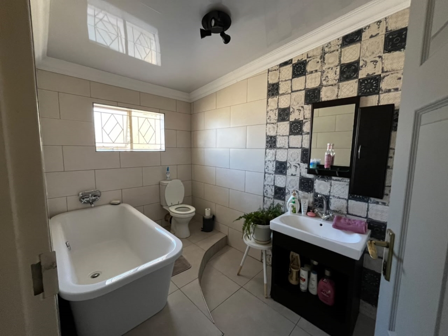 3 Bedroom Property for Sale in Flamwood North West